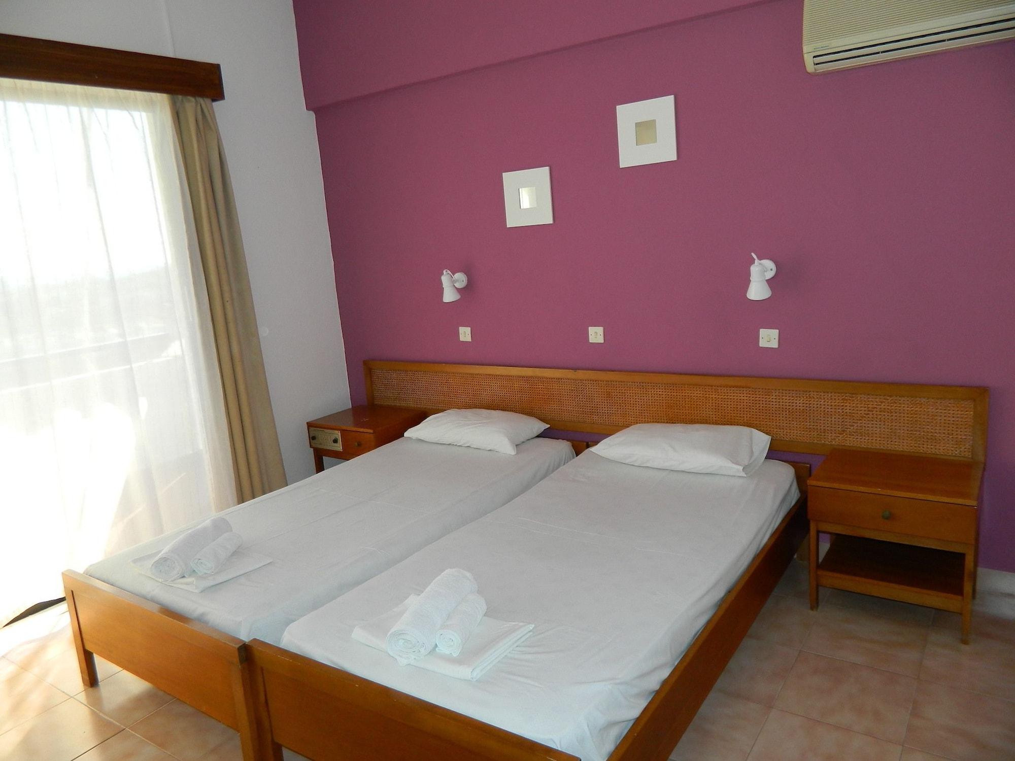 Telhinis Hotel & Apartments ฟาลิรากี ภายนอก รูปภาพ