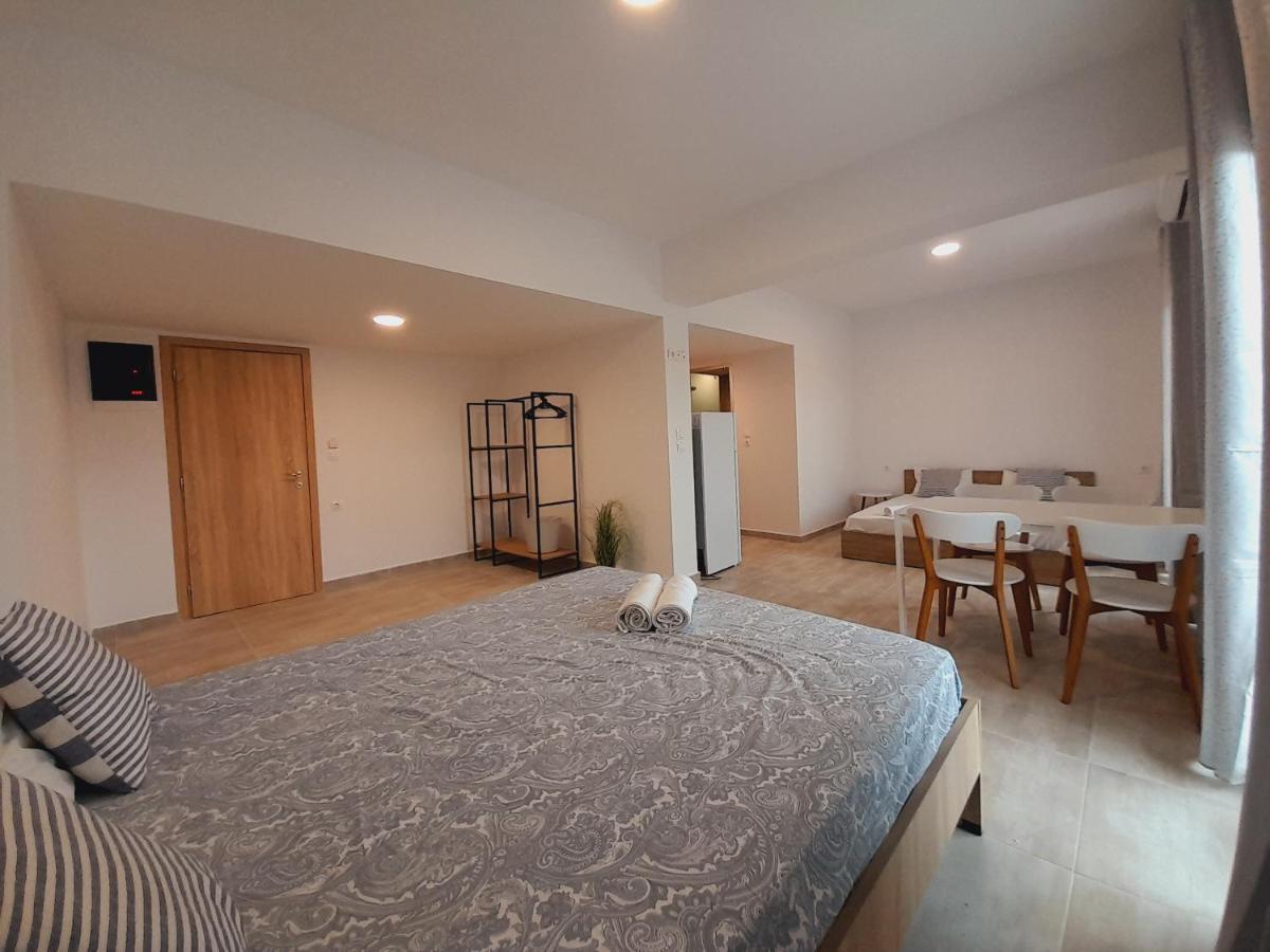 Telhinis Hotel & Apartments ฟาลิรากี ภายนอก รูปภาพ
