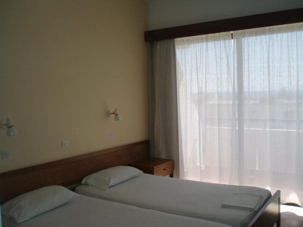 Telhinis Hotel & Apartments ฟาลิรากี ภายนอก รูปภาพ